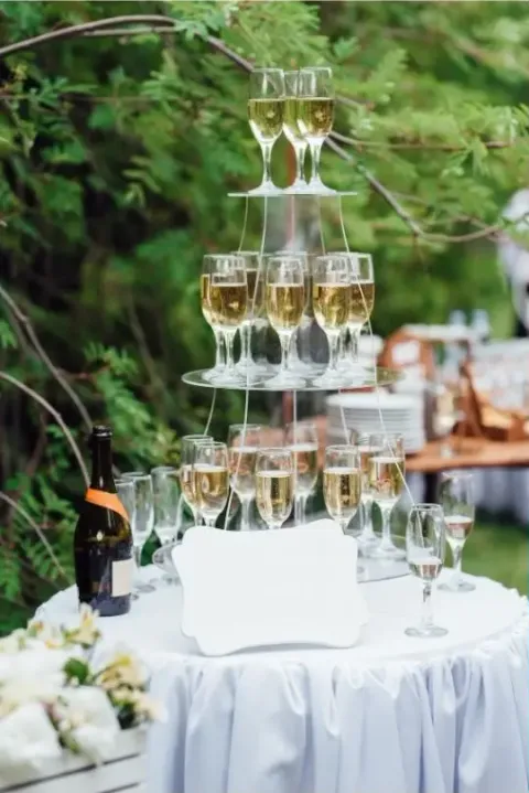 Wedding toast — live photo wall slideshow